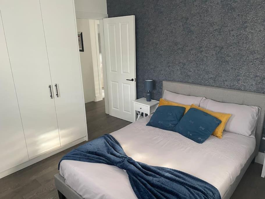Brand New Big House With Garden And Free Parking Brentford