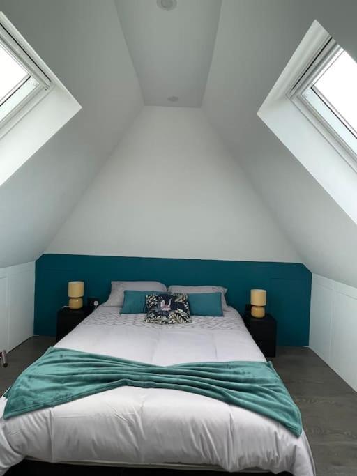 Holiday home Brand New Big House With Garden And Free Parking *