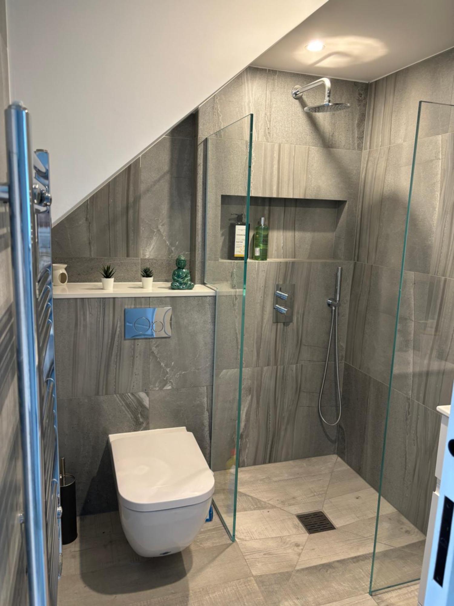 Brand New Big House With Garden And Free Parking